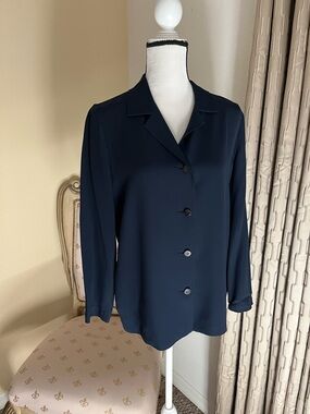 Peter Cohen Elegant 100% Silk L. Sleeve Button Up Navy Blouse. Size Small